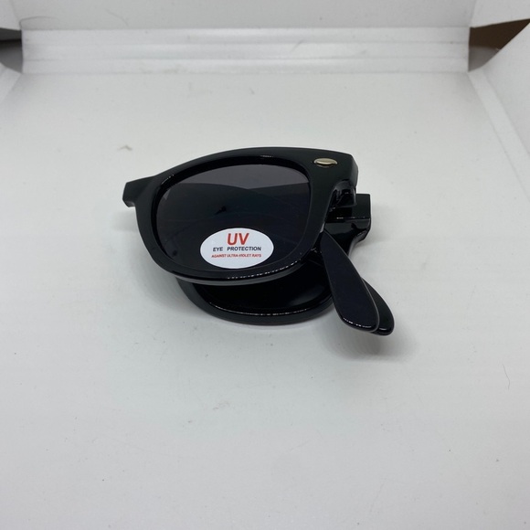 NIP Adidas Retro Style Wayfarer Black Folding Sunglasses UV Protection Eyewear - Picture 9 of 10